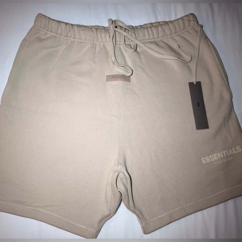 Fear of God Essentials ‘Tan’ Sweatshorts – Men’s Large NWT